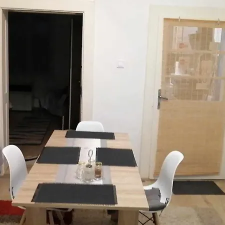 Kossuth Vendégház * Mátraderecske