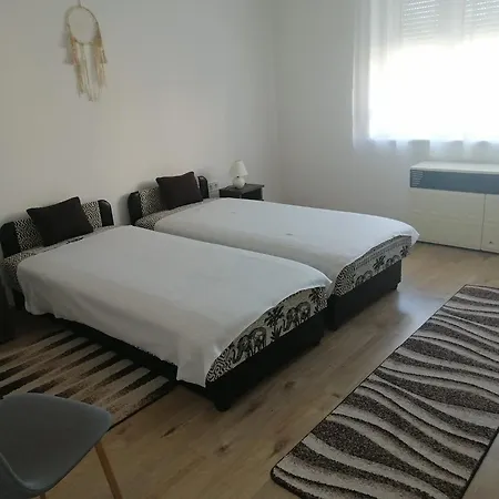 Kossuth Vendégház *